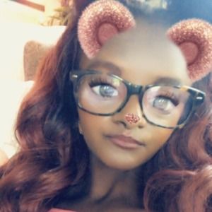 Meet your Posher, Carissa